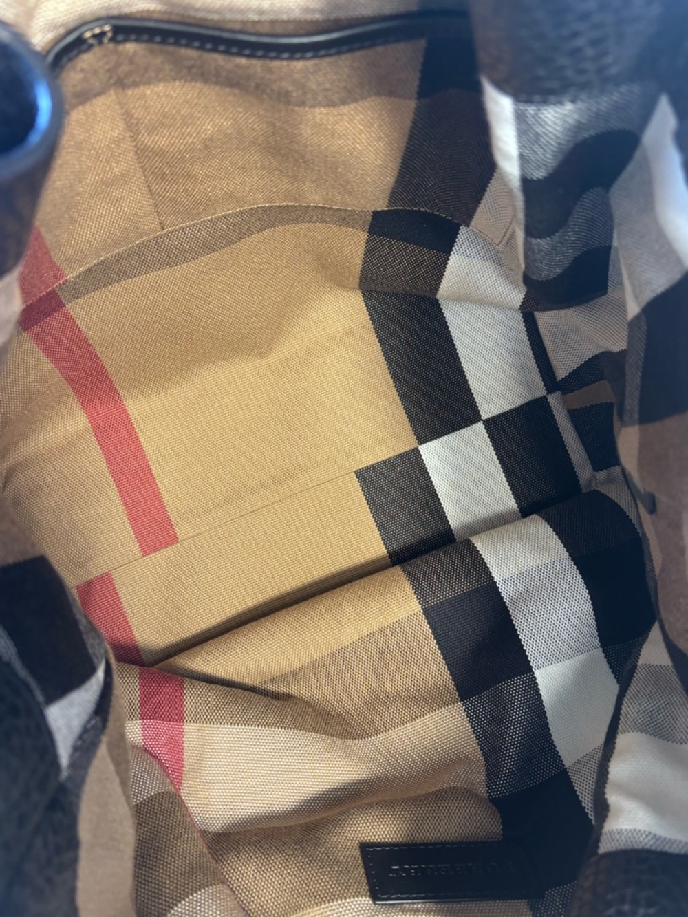 Beautiful Burberry Maidstone Tote Black - Picture 8 of 16